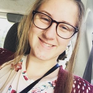 Meet your Posher, Cassie